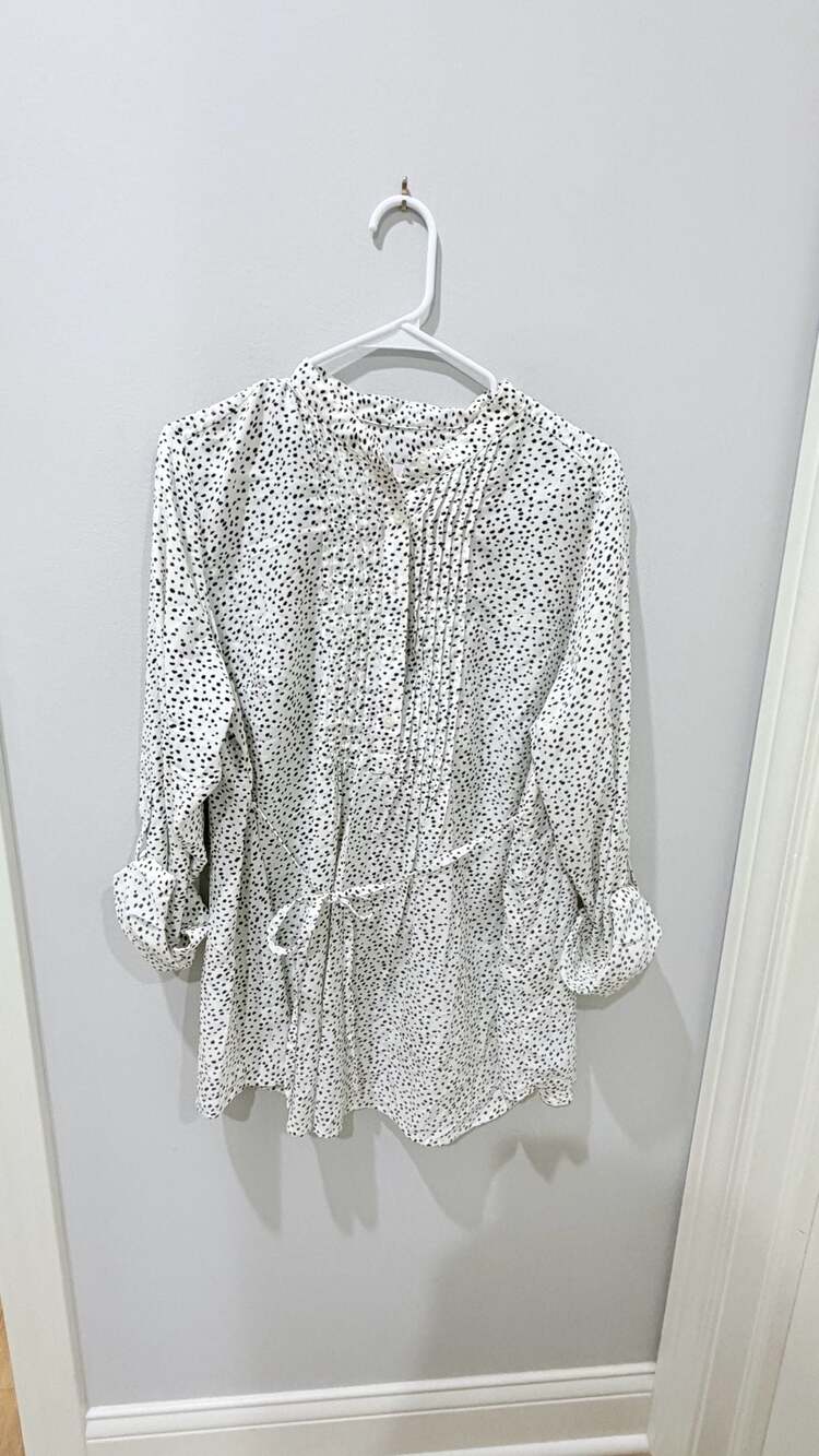 NWT Black and White Dot Pleated Long Sleeve Maternity Blouse